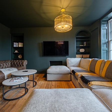 Luxurious Grand 6 Bedroom Home In Bath - Perfect For Groups & Sleeps 12! المظهر الخارجي الصورة