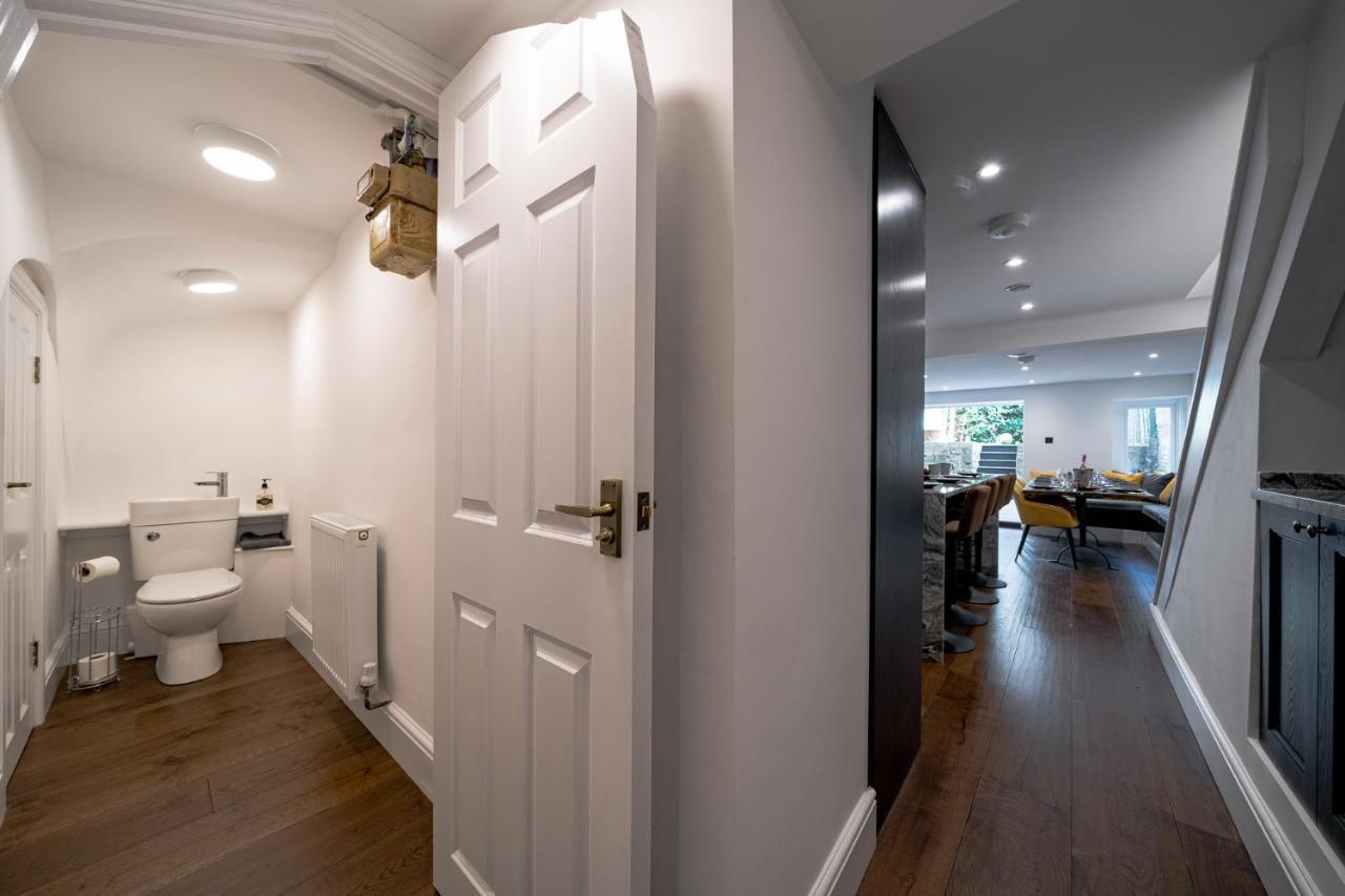 Luxurious Grand 6 Bedroom Home In Bath - Perfect For Groups & Sleeps 12! المظهر الخارجي الصورة