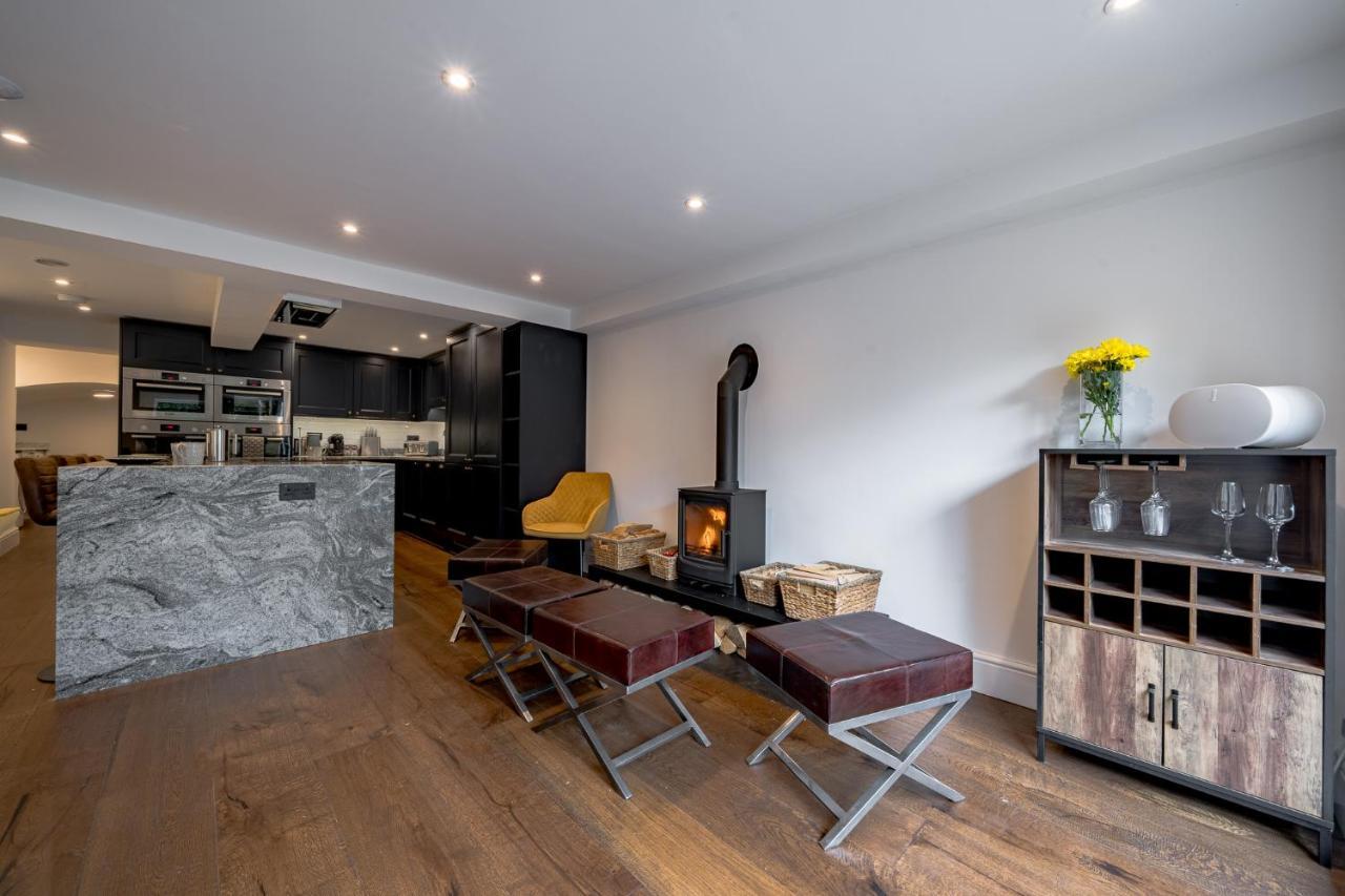 Luxurious Grand 6 Bedroom Home In Bath - Perfect For Groups & Sleeps 12! المظهر الخارجي الصورة