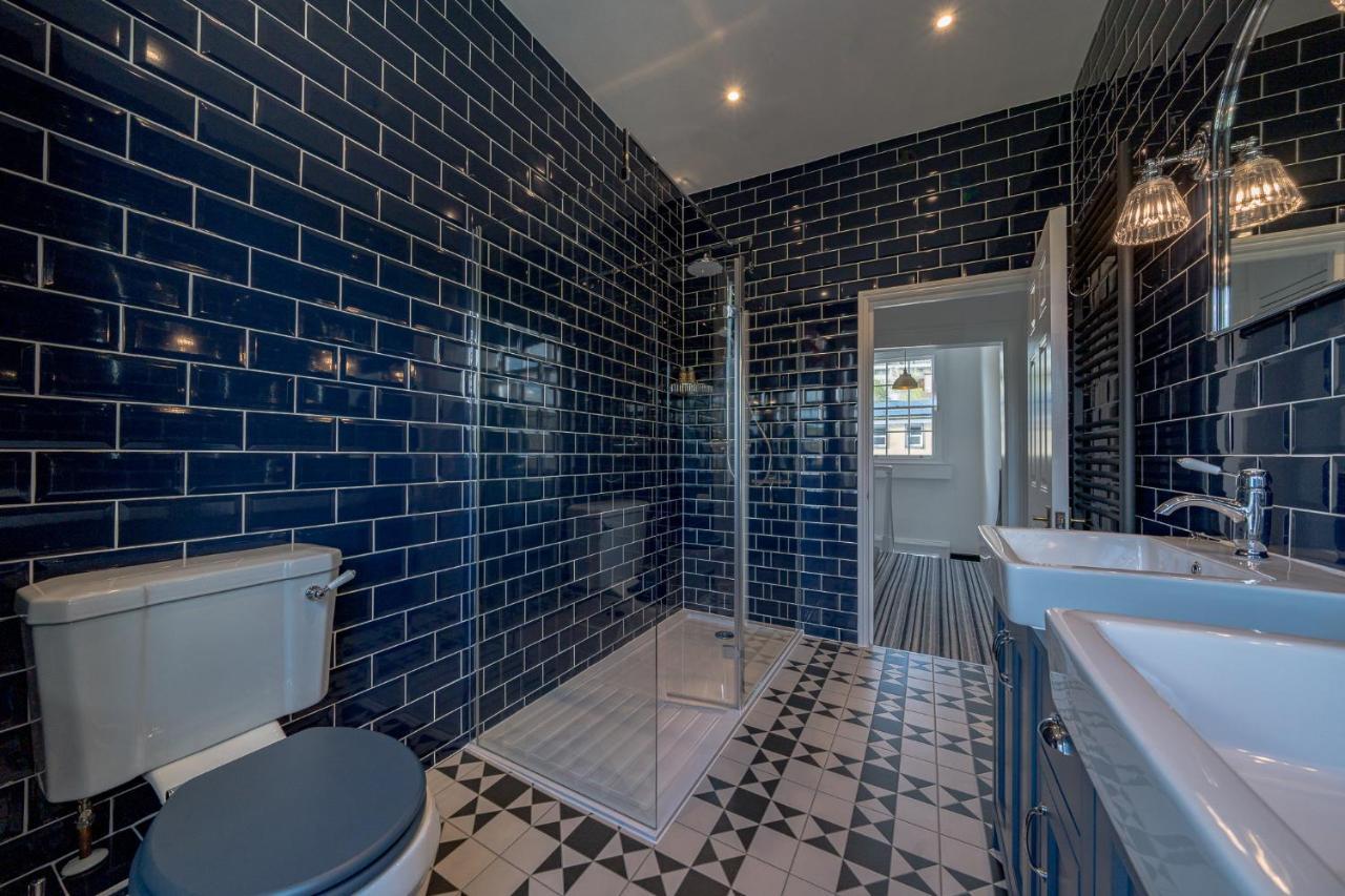 Luxurious Grand 6 Bedroom Home In Bath - Perfect For Groups & Sleeps 12! المظهر الخارجي الصورة