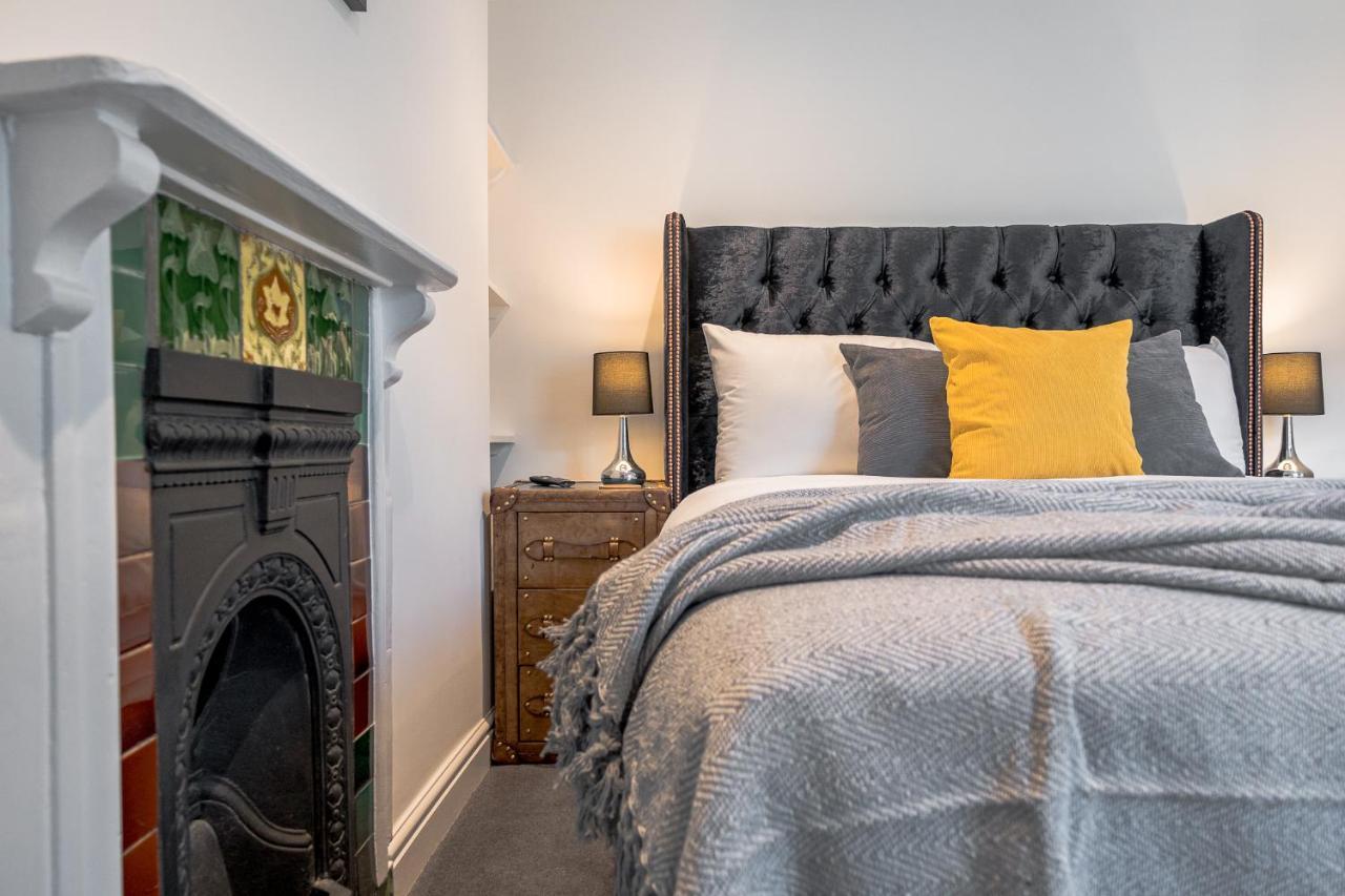 Luxurious Grand 6 Bedroom Home In Bath - Perfect For Groups & Sleeps 12! المظهر الخارجي الصورة