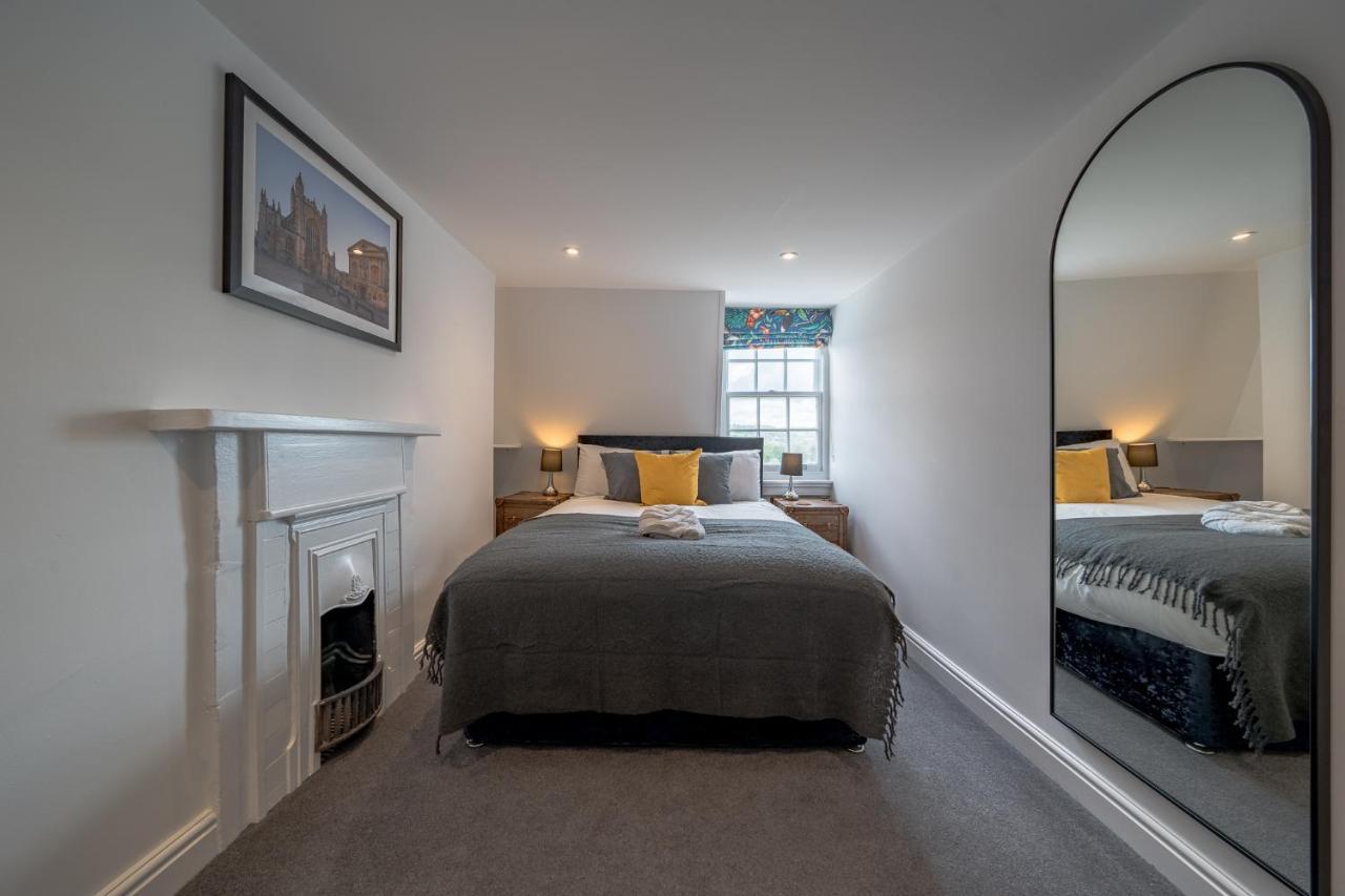 Luxurious Grand 6 Bedroom Home In Bath - Perfect For Groups & Sleeps 12! المظهر الخارجي الصورة