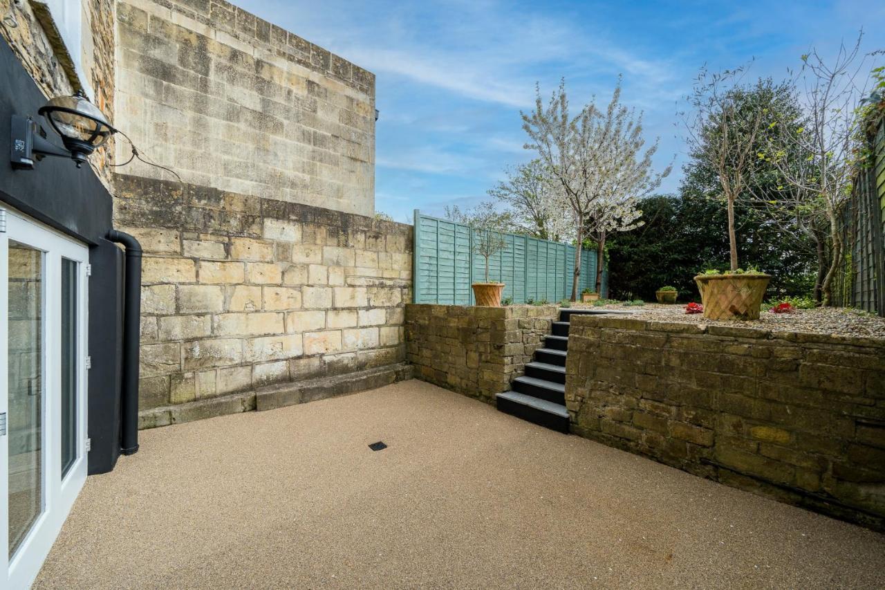 Luxurious Grand 6 Bedroom Home In Bath - Perfect For Groups & Sleeps 12! المظهر الخارجي الصورة