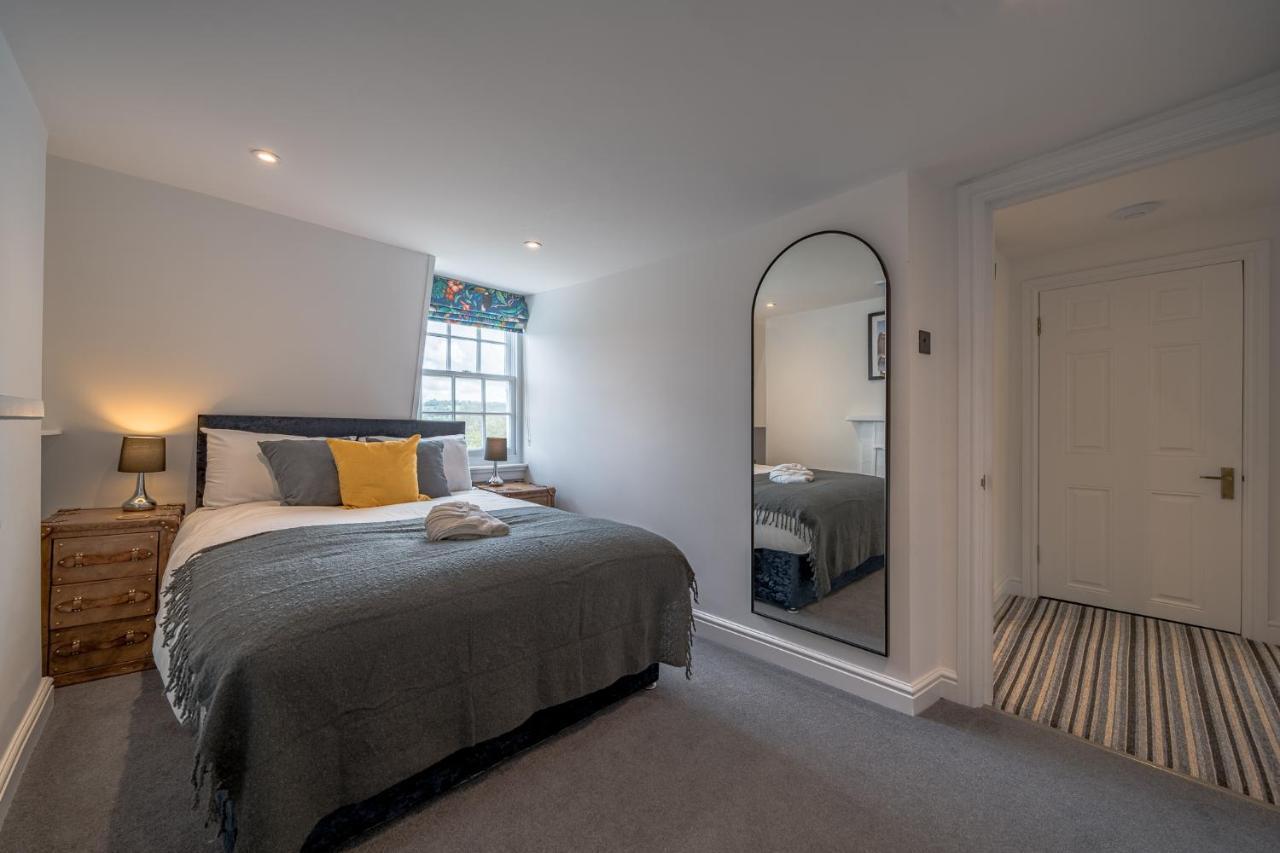 Luxurious Grand 6 Bedroom Home In Bath - Perfect For Groups & Sleeps 12! المظهر الخارجي الصورة